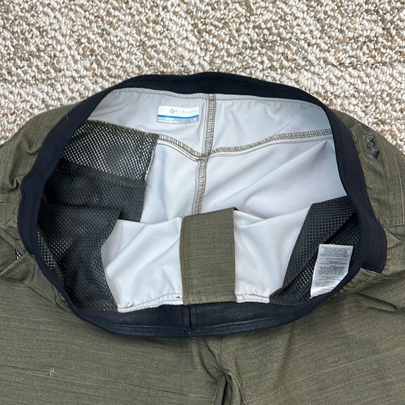 COLUMBIA GREEN OLIVE HEATHERED SHORTS SIZE LARGE - Picture 10 of 13